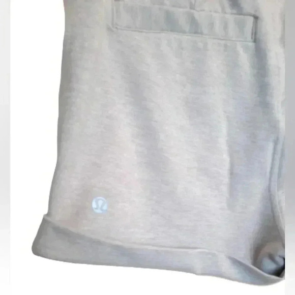 Lululemon Women's Shorts Heathered Gray Pull-On Cuffed - Picture 5 of 7